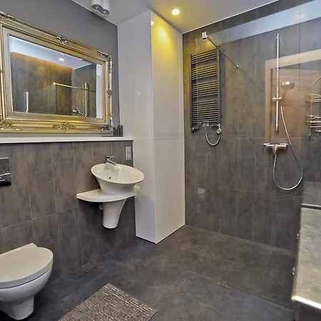 Africana By Grand Apartment *